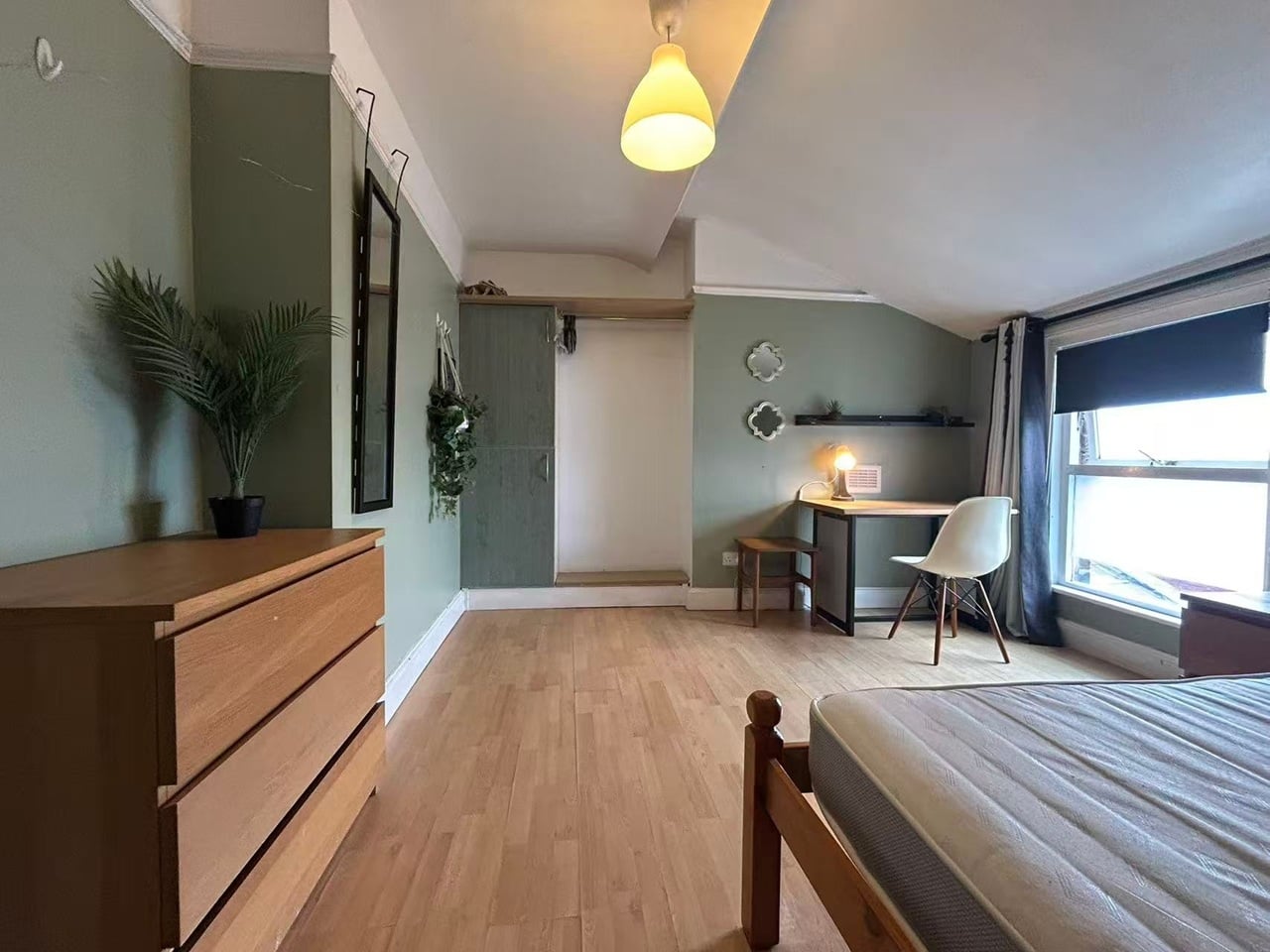 Room in a Shared Flat, Wavertree, L15