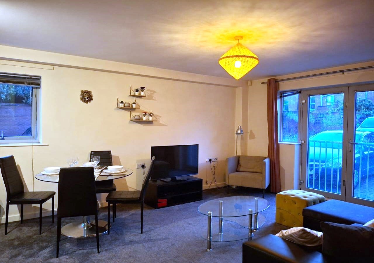 2 Bed Flat, Fremington Court, CV1