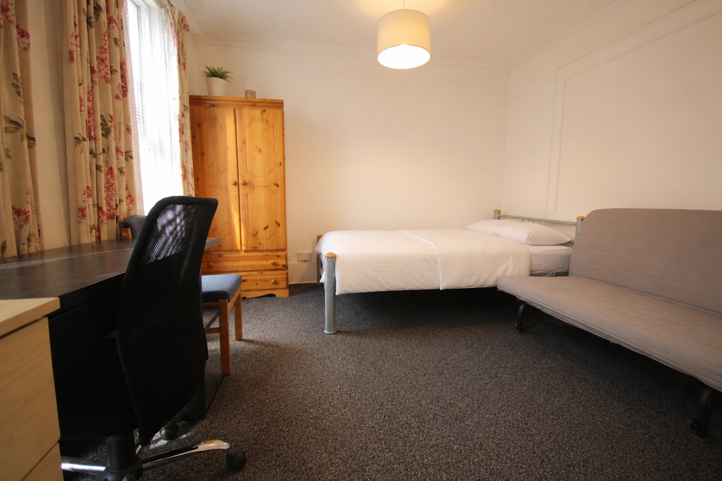 Room in a Shared Flat, Camden Road, NW1