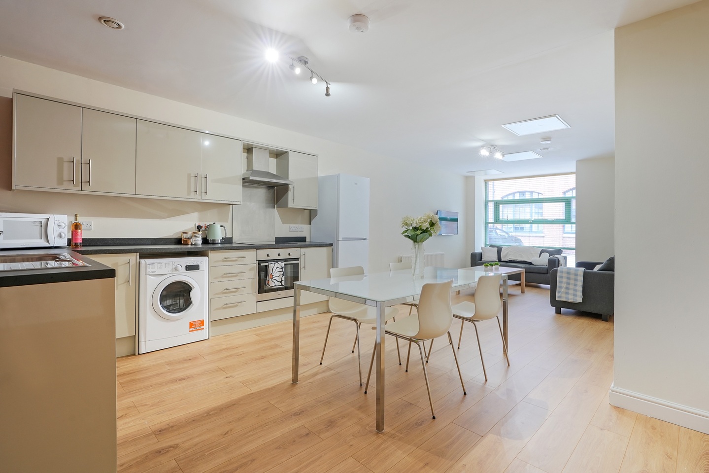 4 Bed Flat, Bells Square, S1