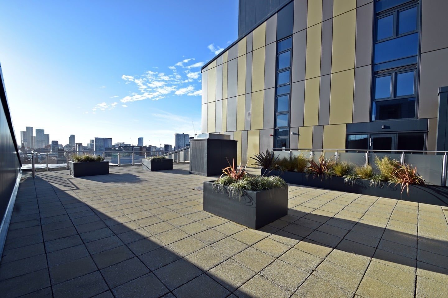 1 Bed Flat, Cheetham Hill Road, M4