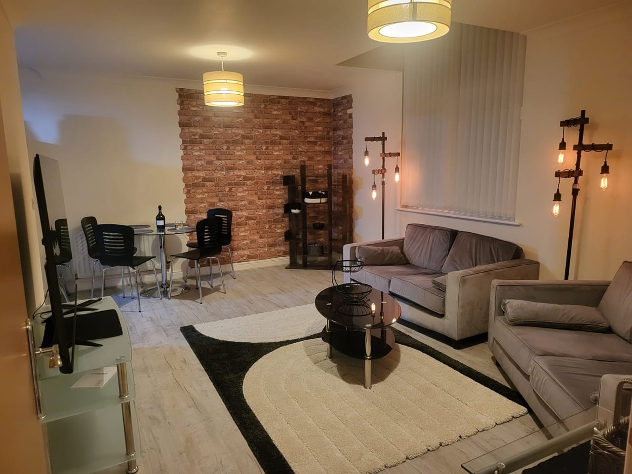 Room in a Shared Flat, Yew Street, M15