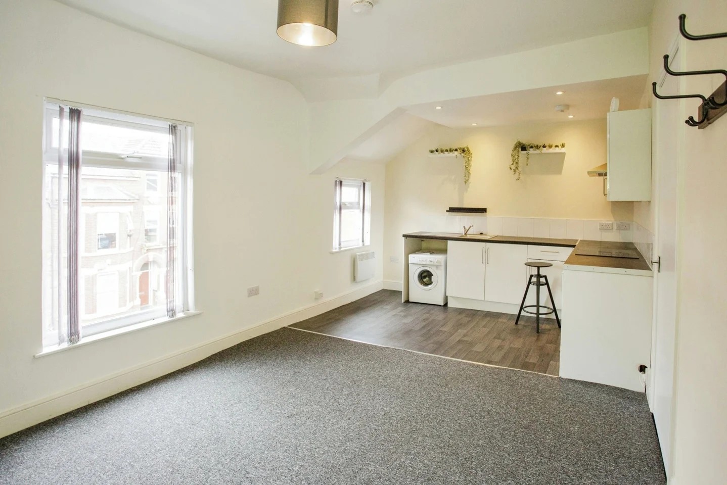 1 Bed Flat, Woodfield Road, M8