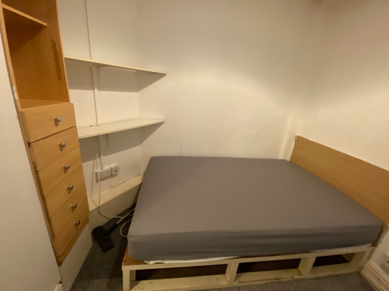 Studio Flat, Midvale Avenue, S6