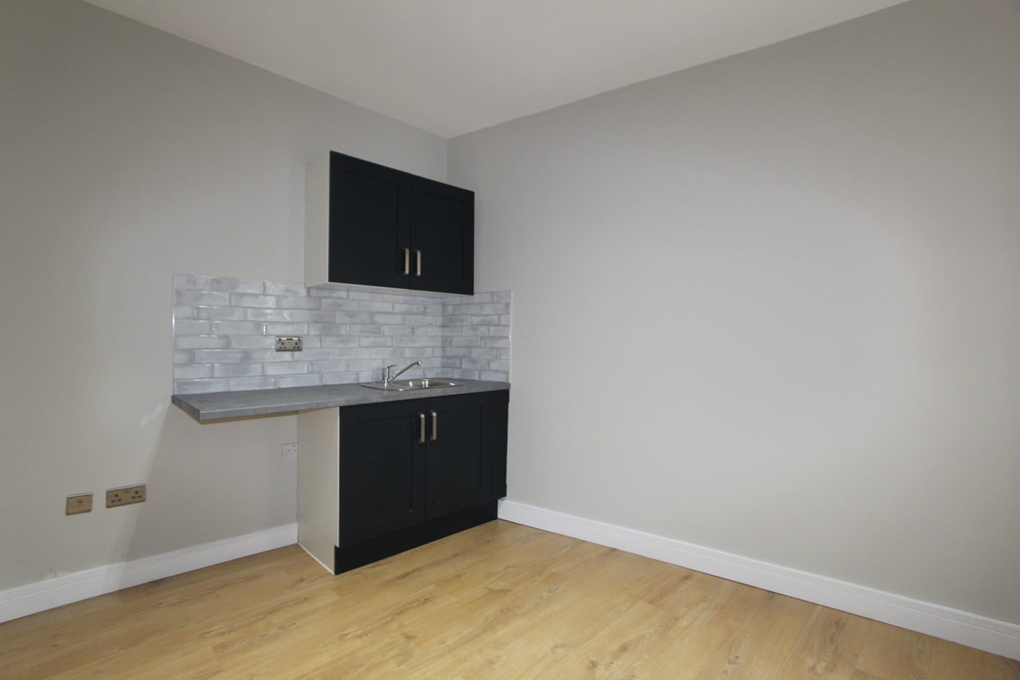 Studio Flat, Trundleys Road, SE8