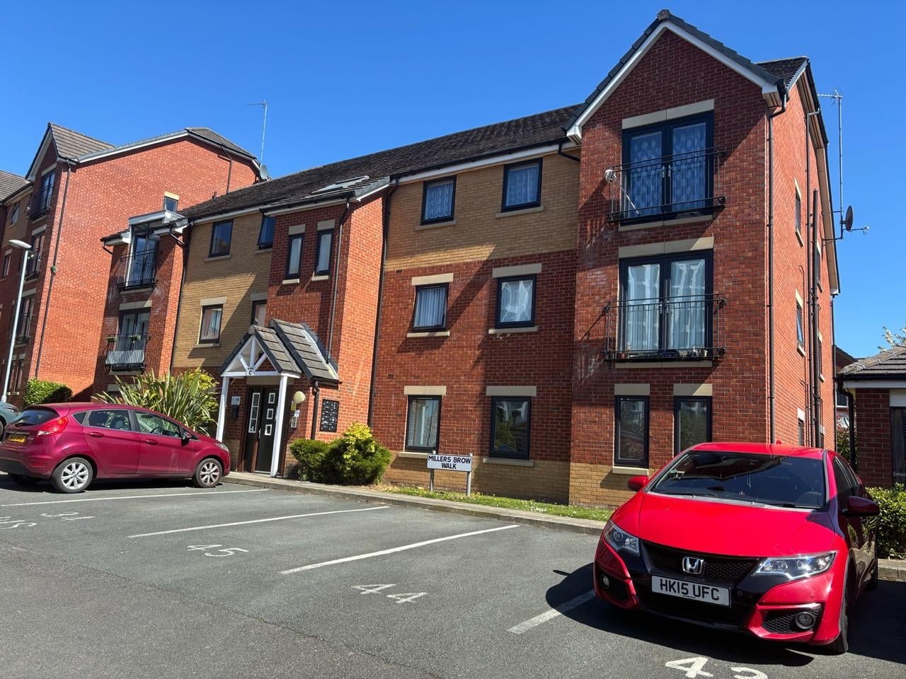 2 Bed Flat, Millers Brow Walk, M9