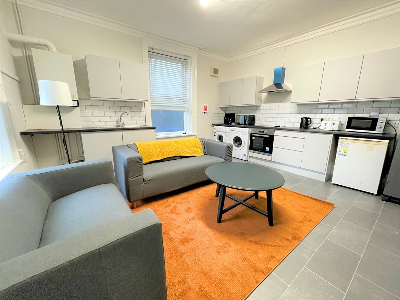 6 Bed End Terrace, Glossop Road, S10