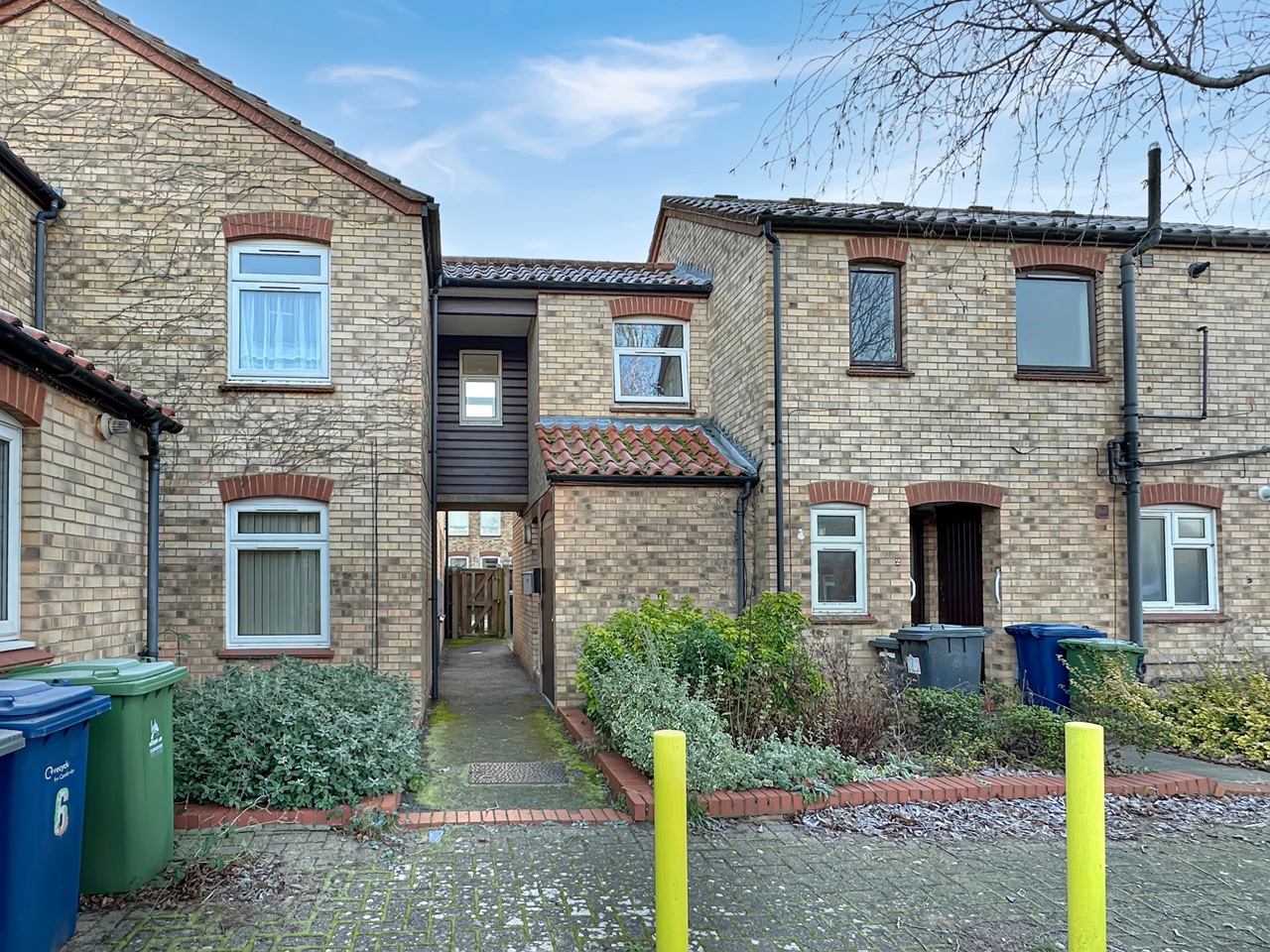 2 Bed Flat, Hadleigh Court, CB5