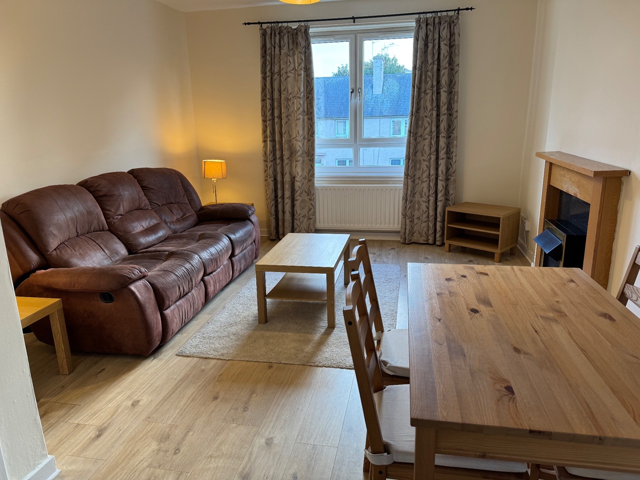 2 Bed Flat, Loganlea Avenue, EH7