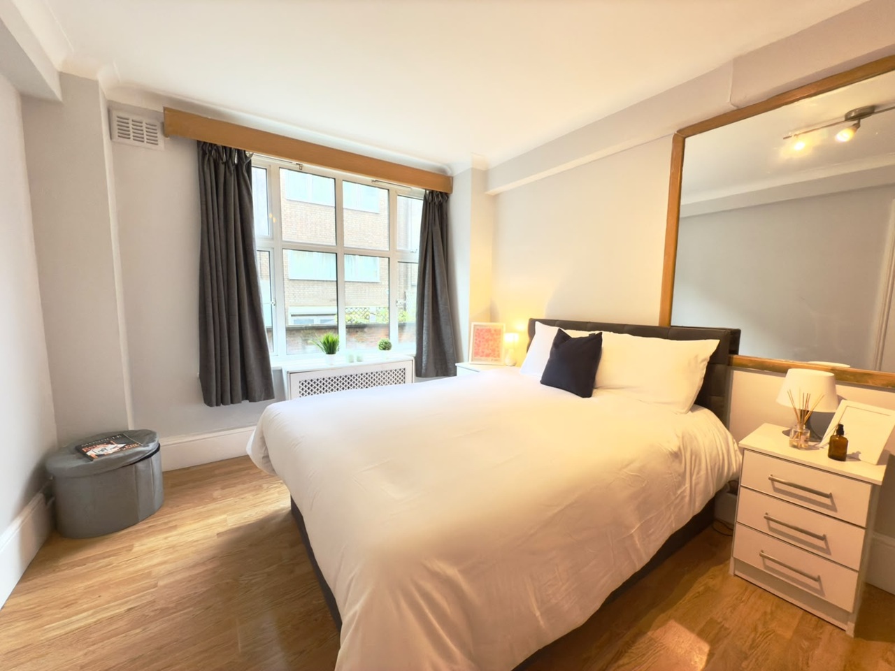 Room in a Shared House, Park West, W2