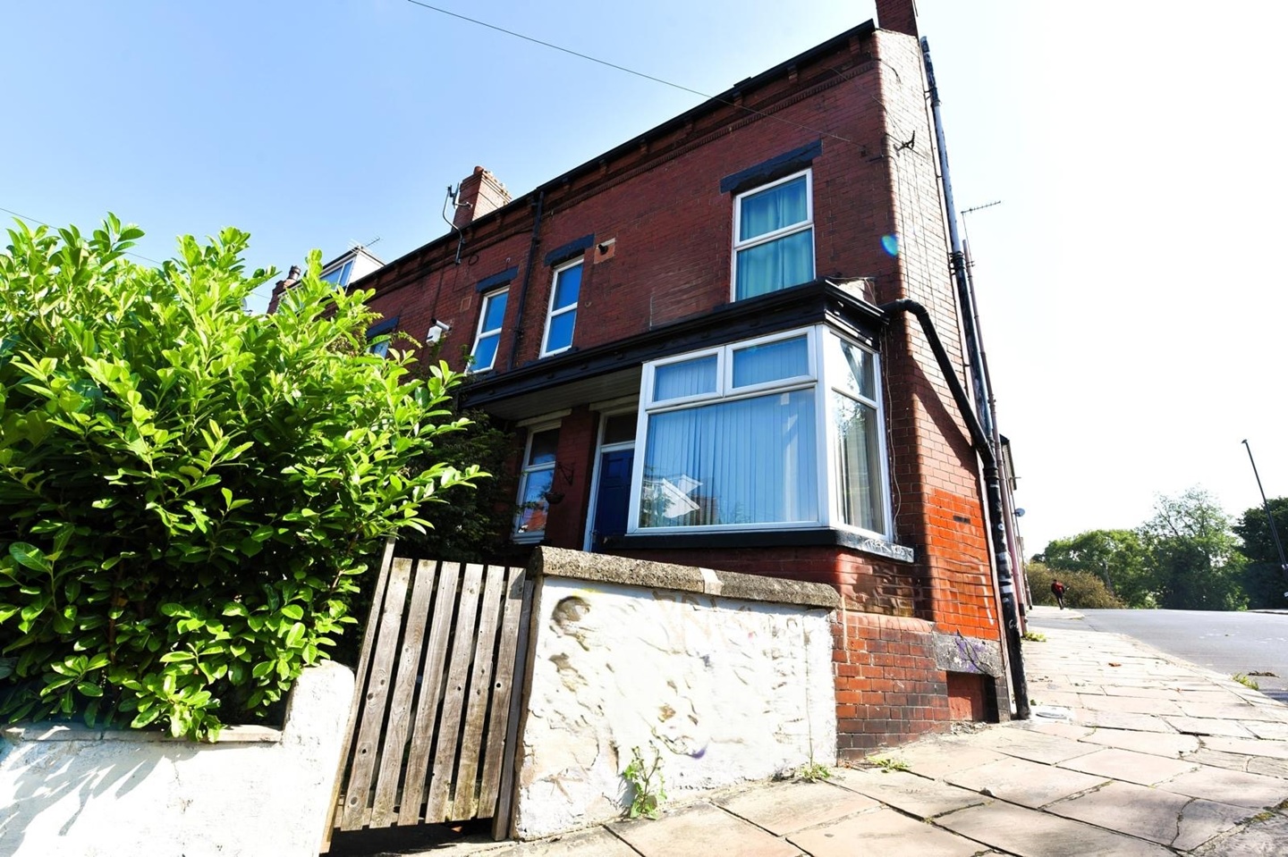 2 Bed End Terrace, Beechwood View, LS4