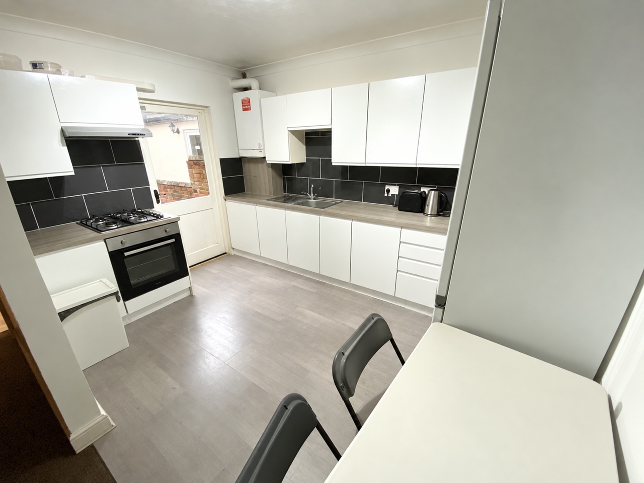 3 Bed Terraced House, Blenheim Road, RG1