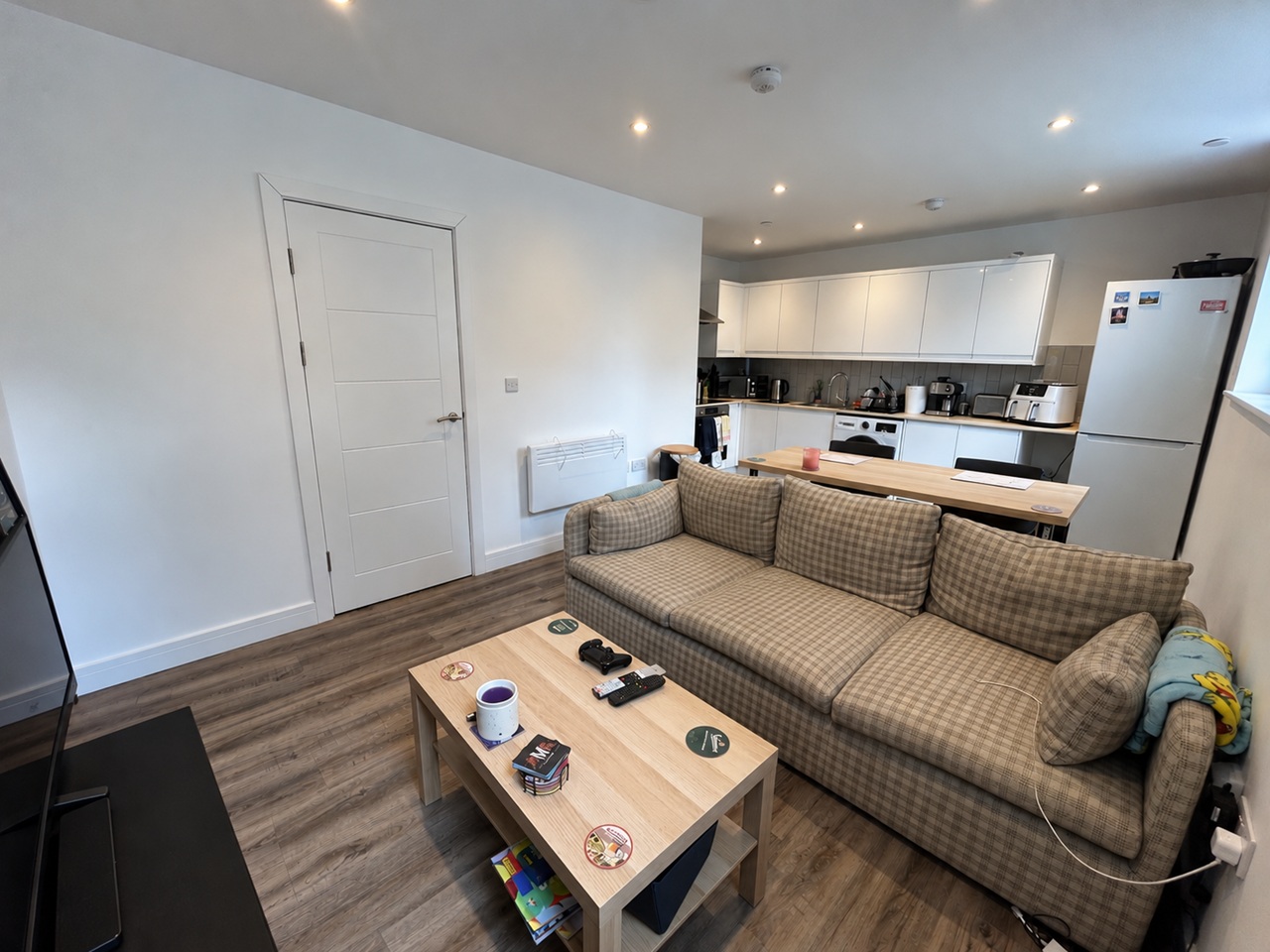 2 Bed Flat, Stacey Road, CF24