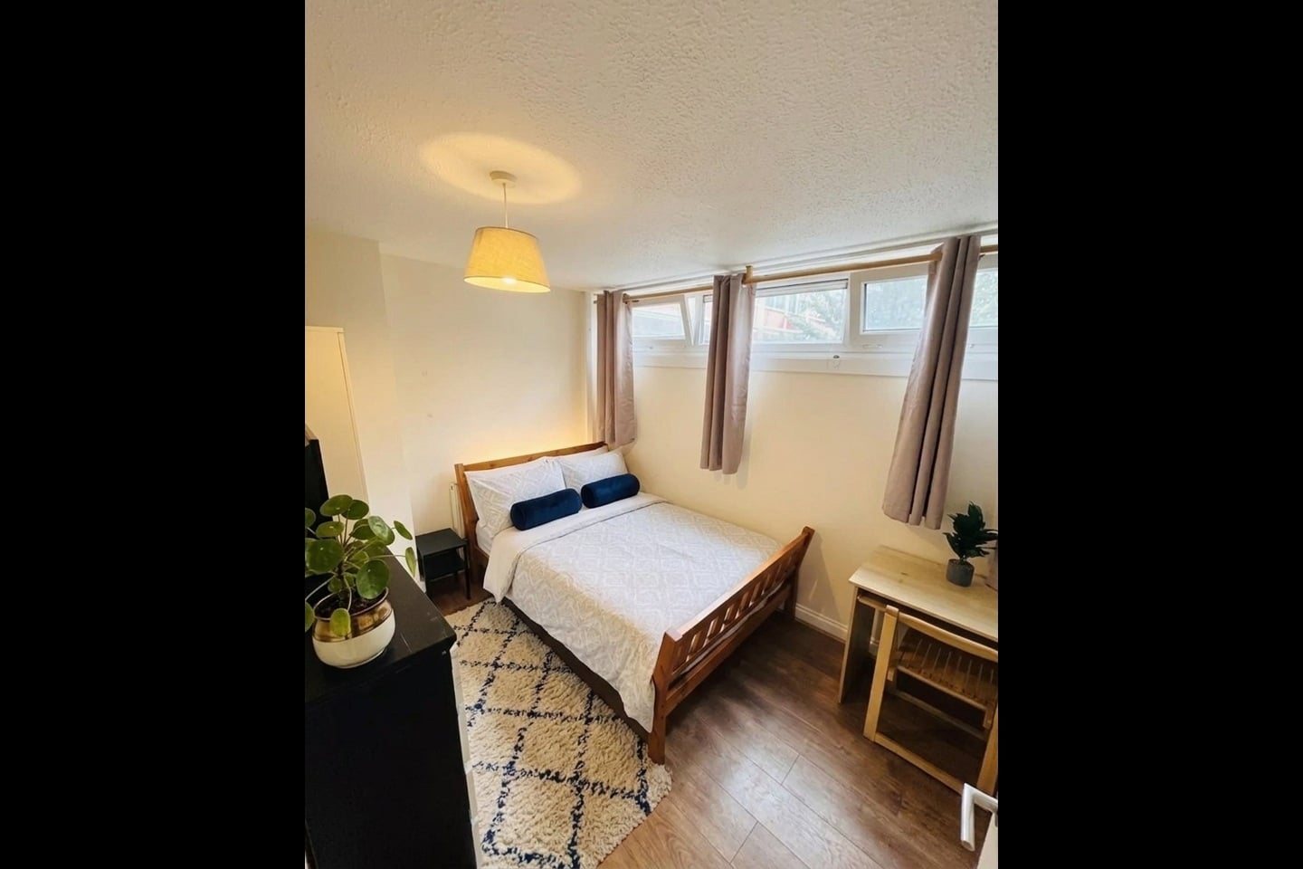 Room in a Shared Flat, Thomas Baines Road, SW11