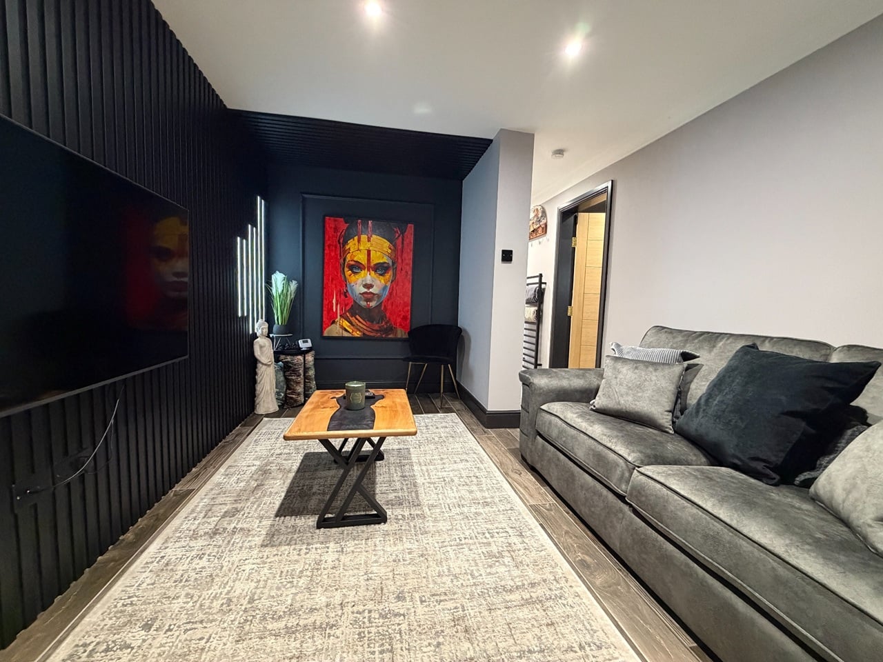 1 Bed Flat, Len Cox Walk, M4