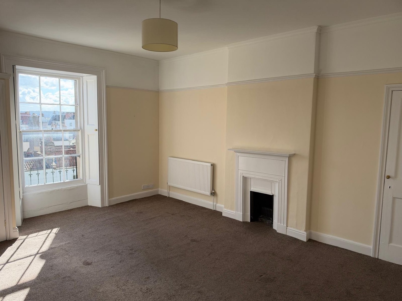 2 Bed Flat, Caledonia Place, BS8