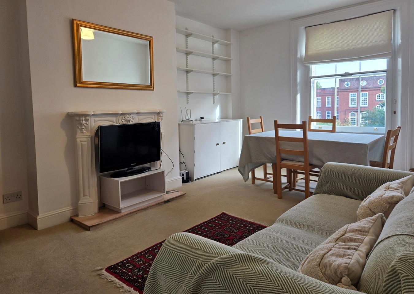 2 Bed Flat, Lupus Street, SW1V