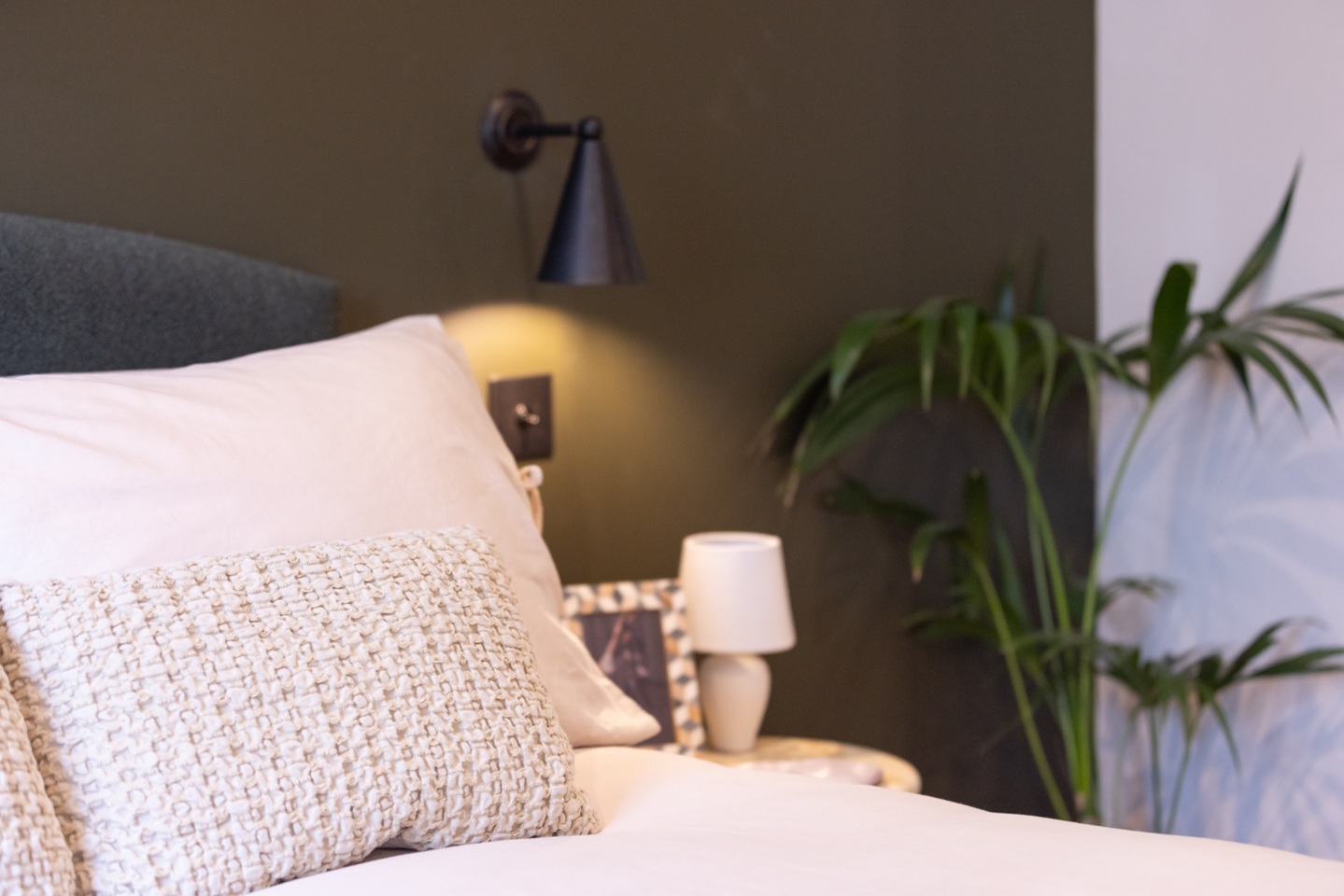 Studio Flat, The James, S1