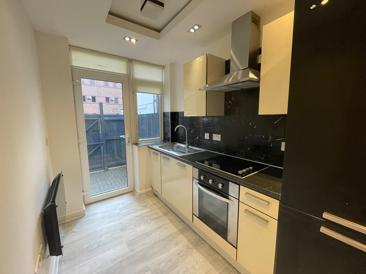 1 Bed Flat, The Parade, CF24