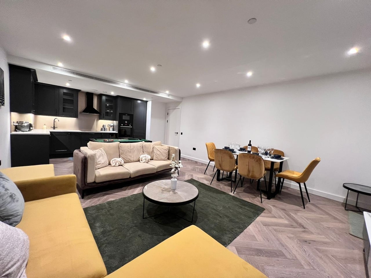 2 Bed Flat, Merino Gardens, E1W