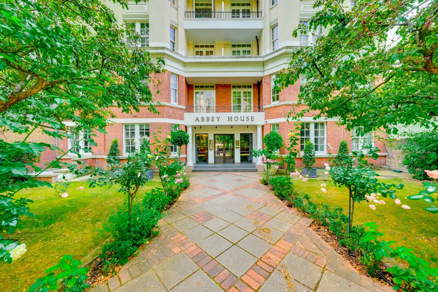 1 Bed Flat, Abbey House, NW8