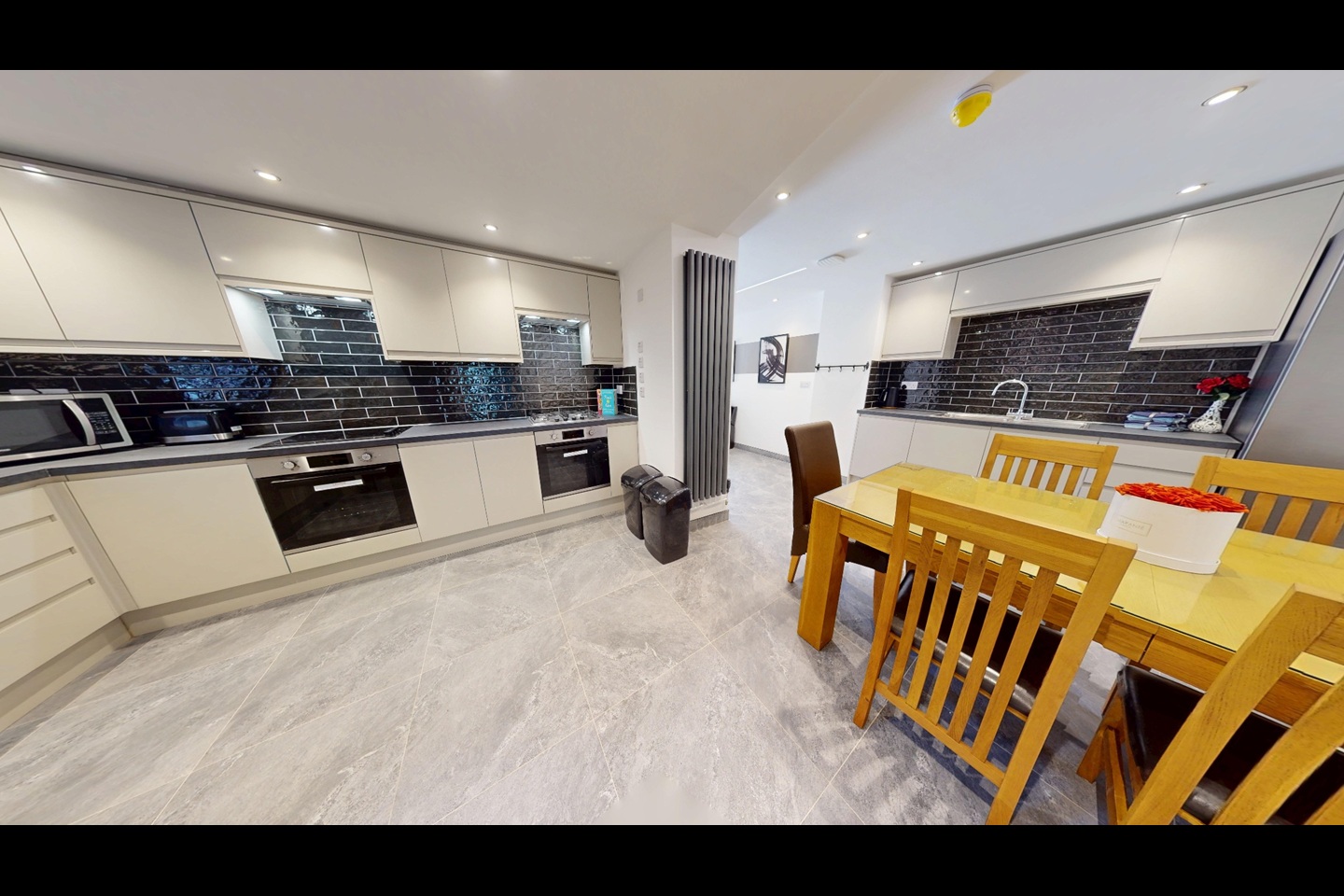 7 Bed Semi-Detached House, Charter Avenue, CV4