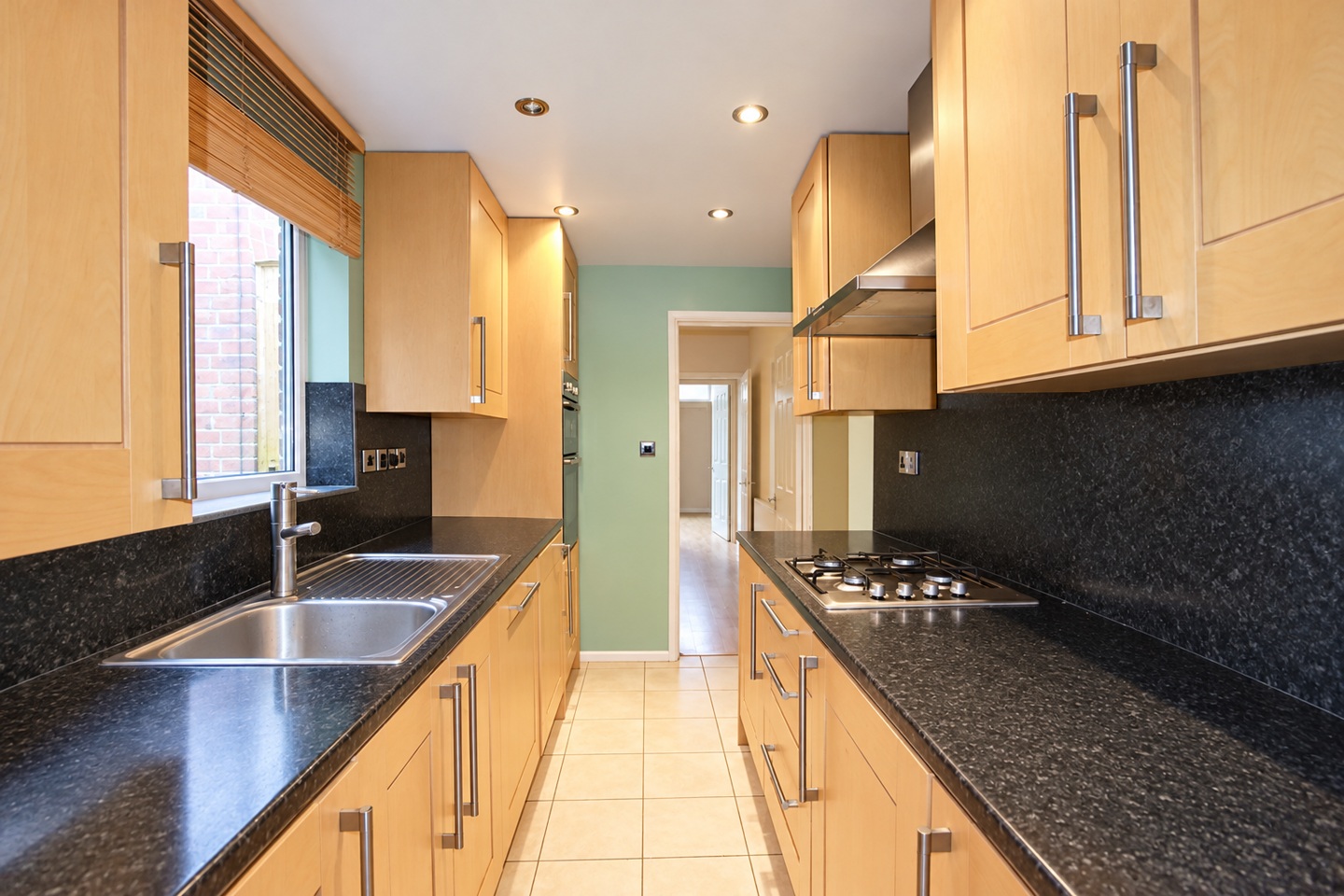 3 Bed Terraced House, Blenheim Gardens, RG1