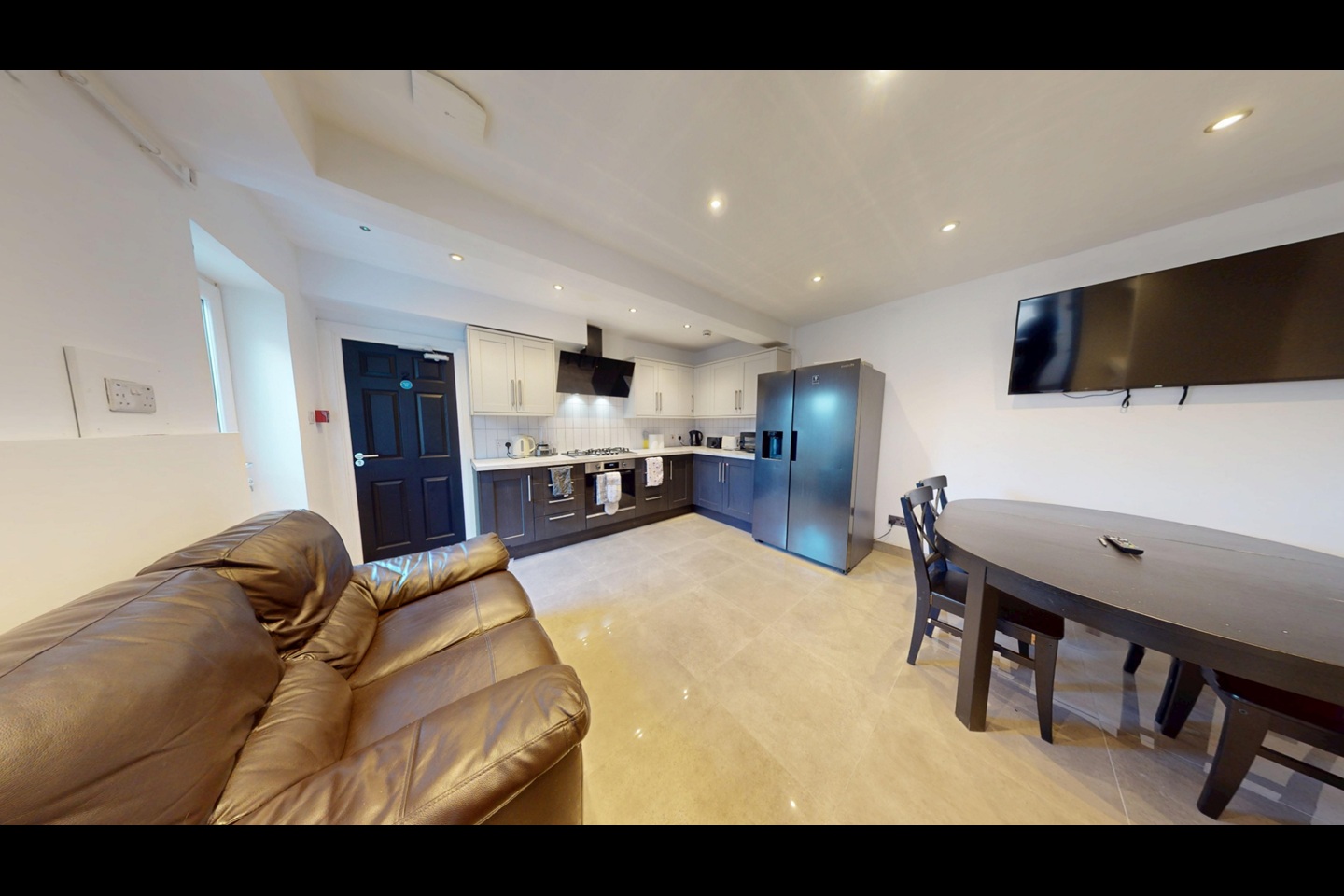5 Bed Semi-Detached House, Charter Avenue, CV4