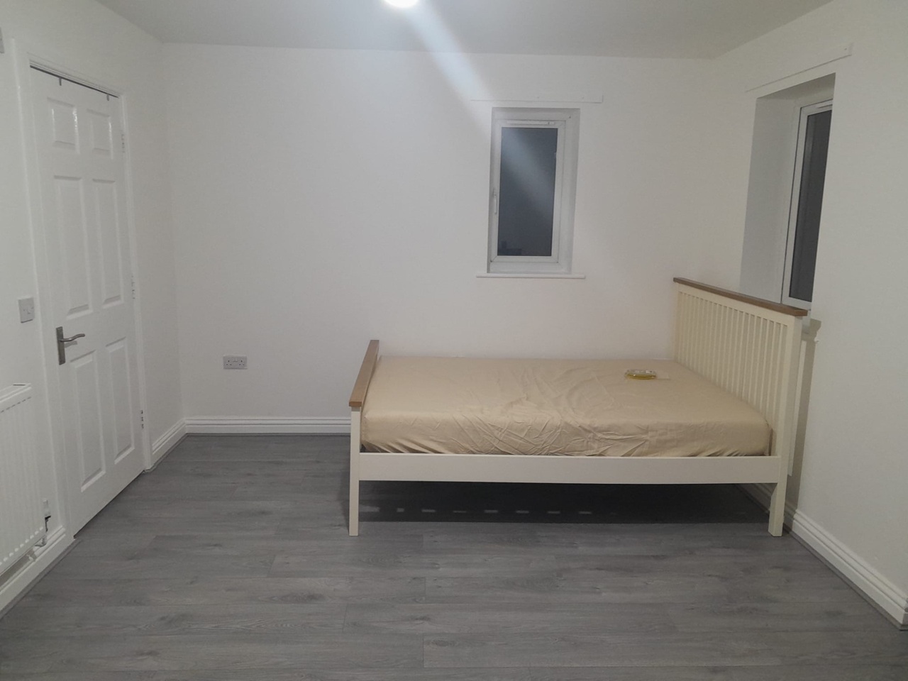 Room in a Shared House, Burlington Mews, B10