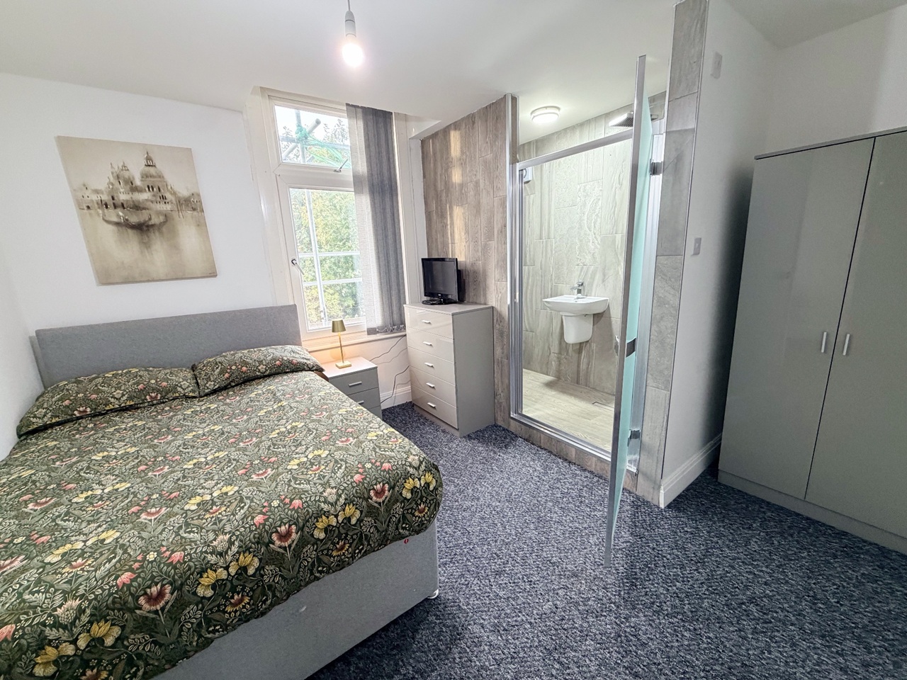 Room in a Shared House, Highfield Road, L9