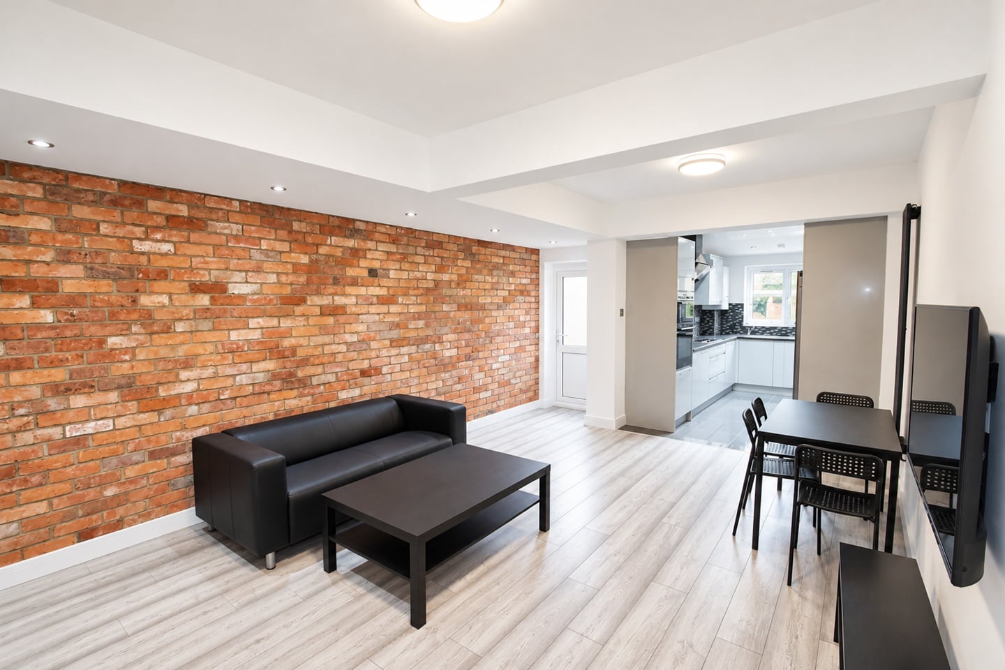 7 Bed Terraced House, Norris Road, RG6