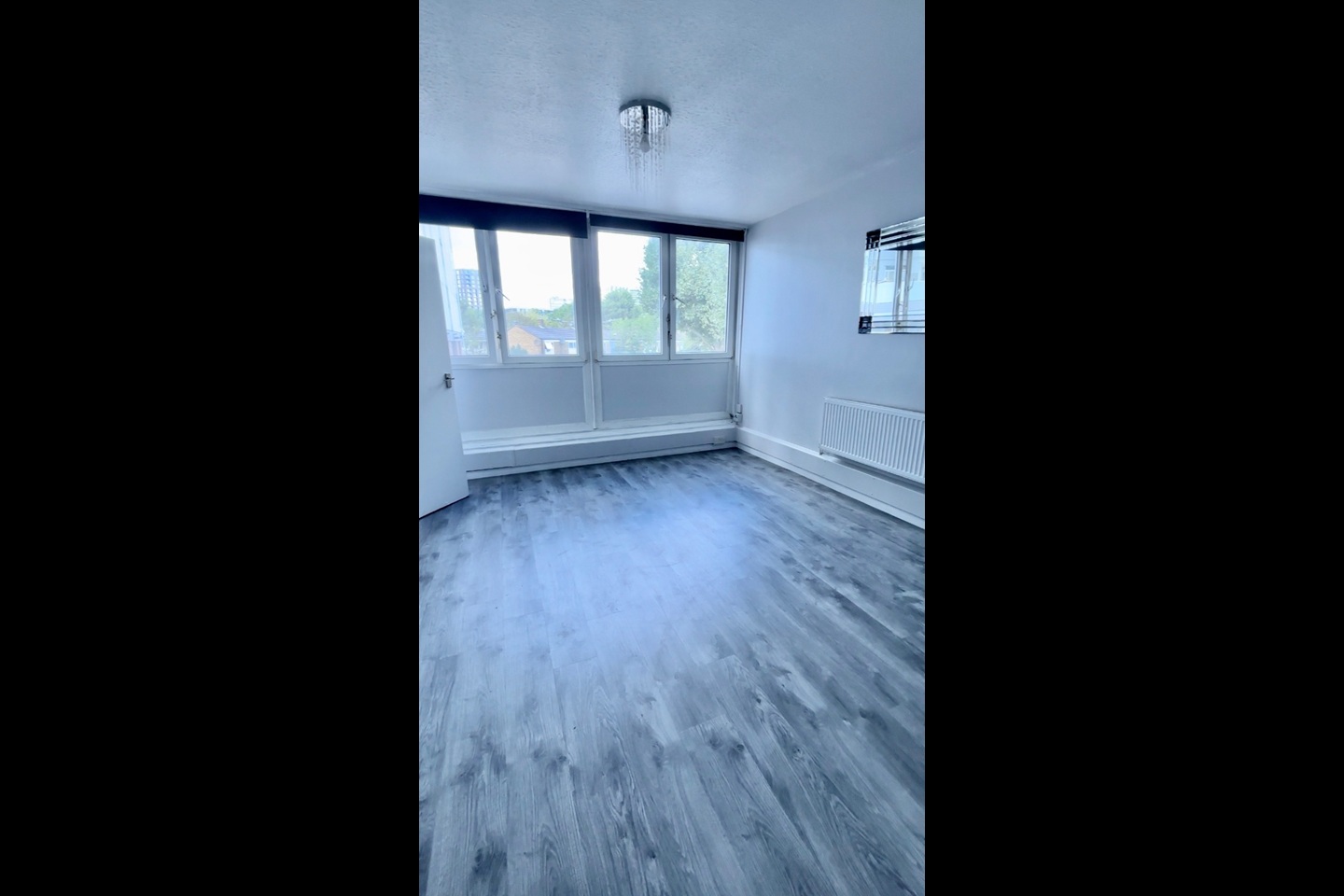 1 Bed Flat, Carmichael Close, SW11