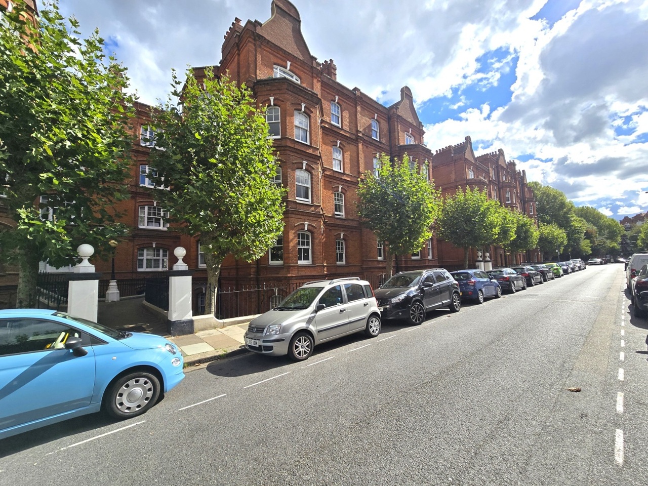 2 Bed Flat, Heber Mansions, W14