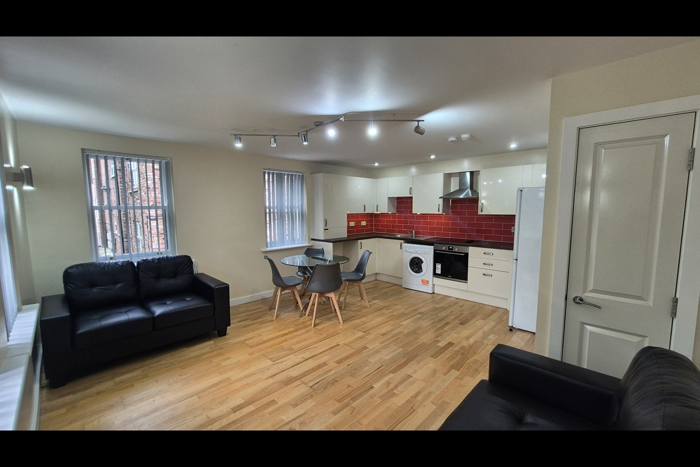 2 Bed Flat, Wilmslow Road, M14