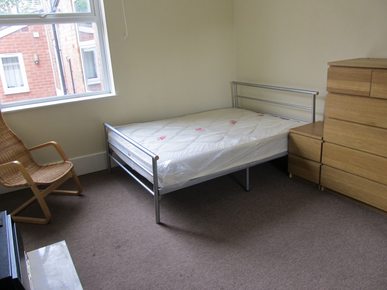 Room in a Shared House, Henry Road, NG2