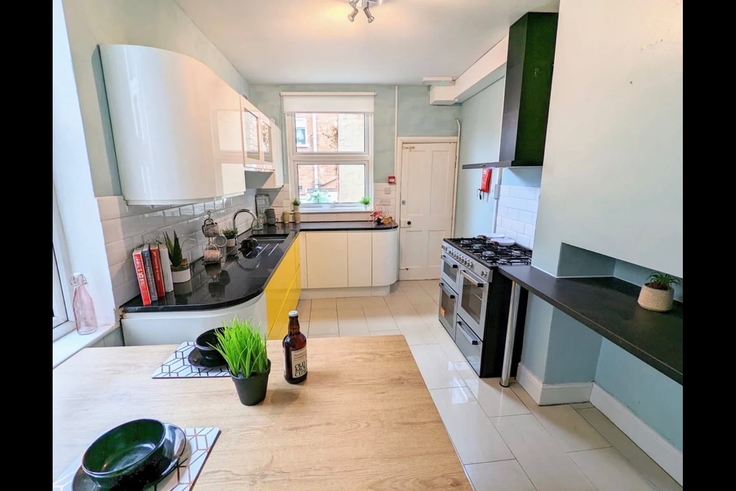 6 Bed Terraced House, Kirby Road, LE3