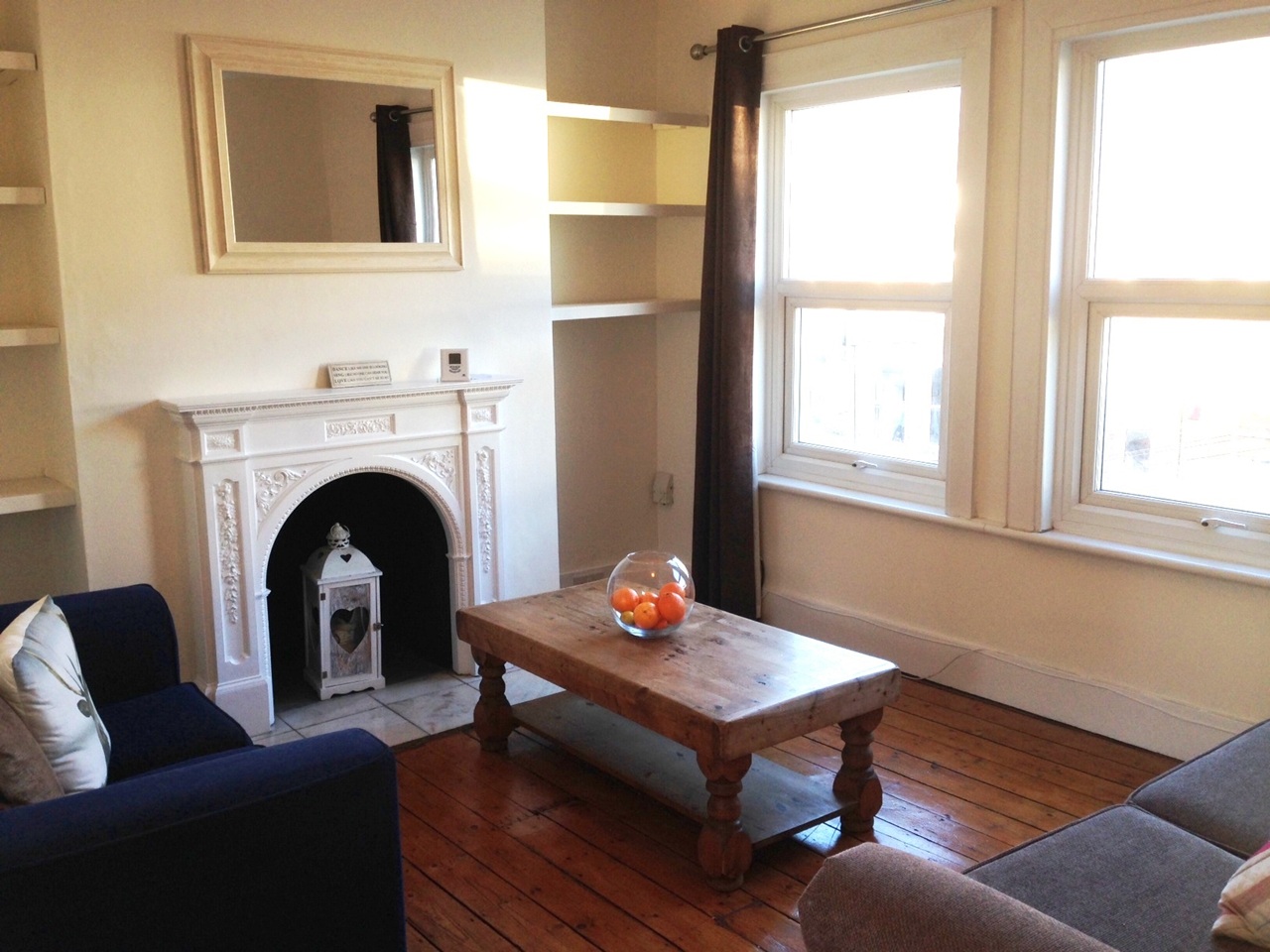 2 Bed Flat, Strathblaine Road, SW11