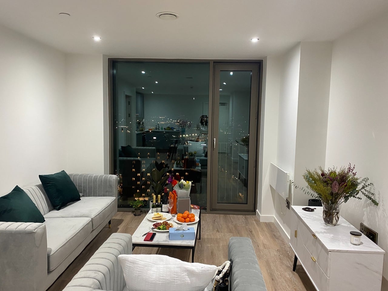 2 Bed Flat, Oxygen Tower, M1