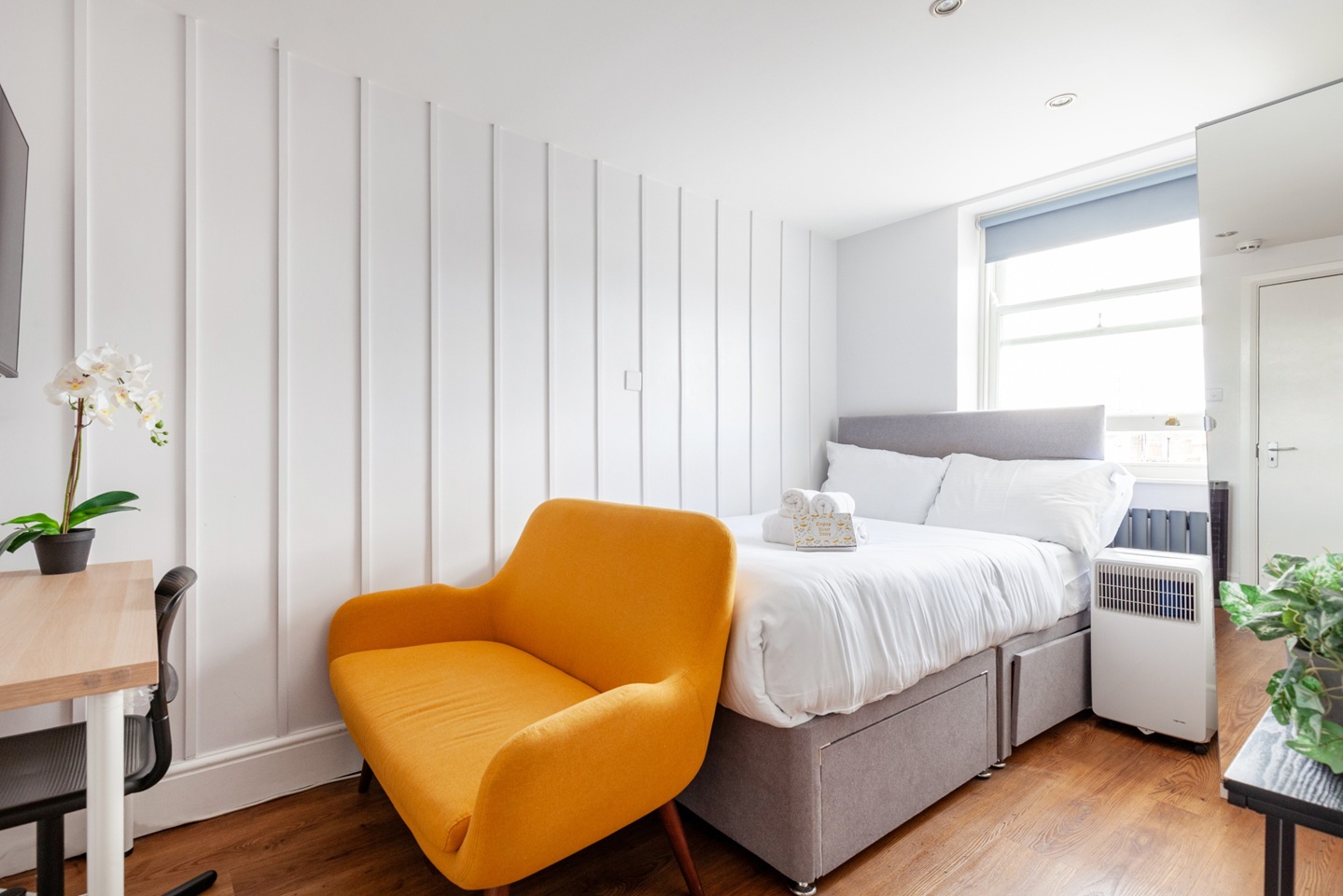 Studio Flat, Gloucester Place, NW1