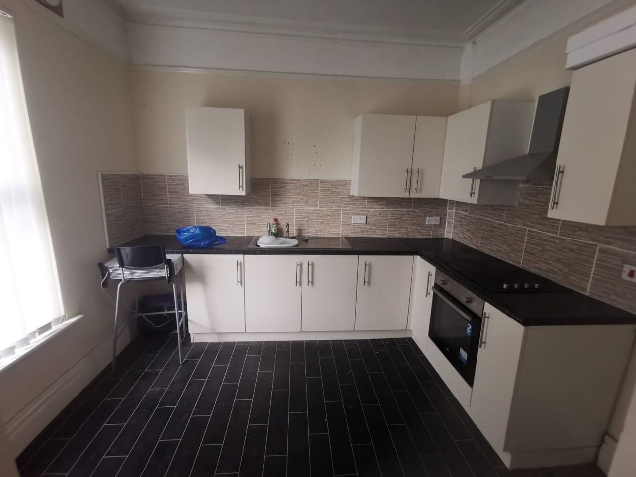 Room in a Shared House, Park Road North, CH41