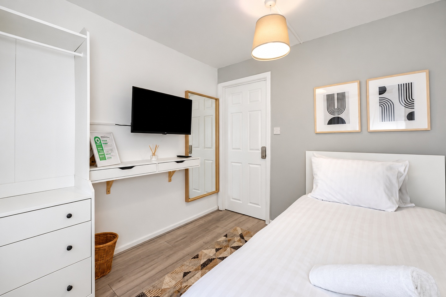 Room in a Shared House, Rectory Square, E1