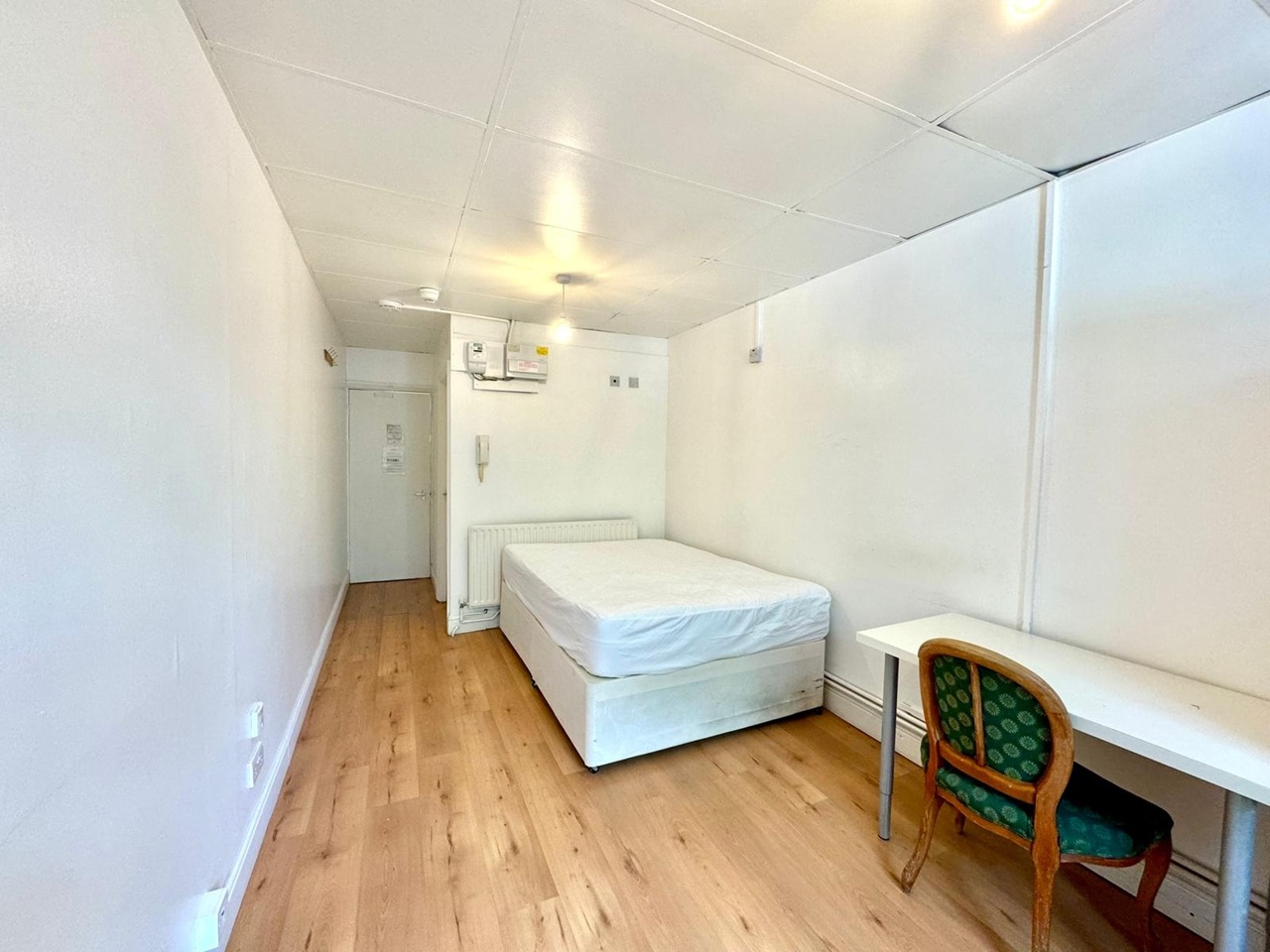 Studio Flat, London, N1