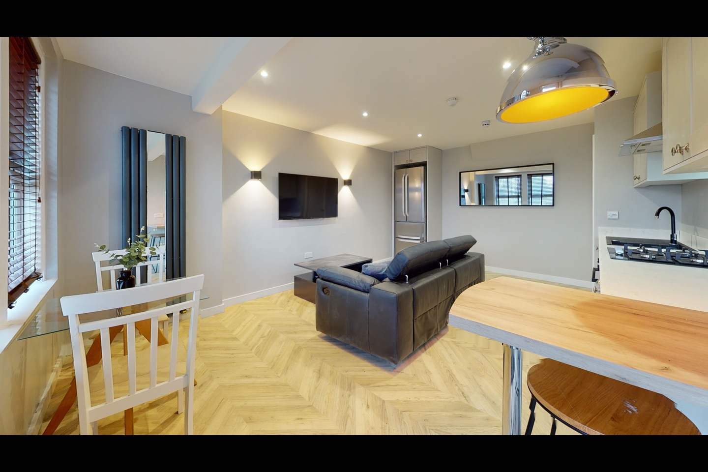 2 Bed Flat, Otley Road, LS16