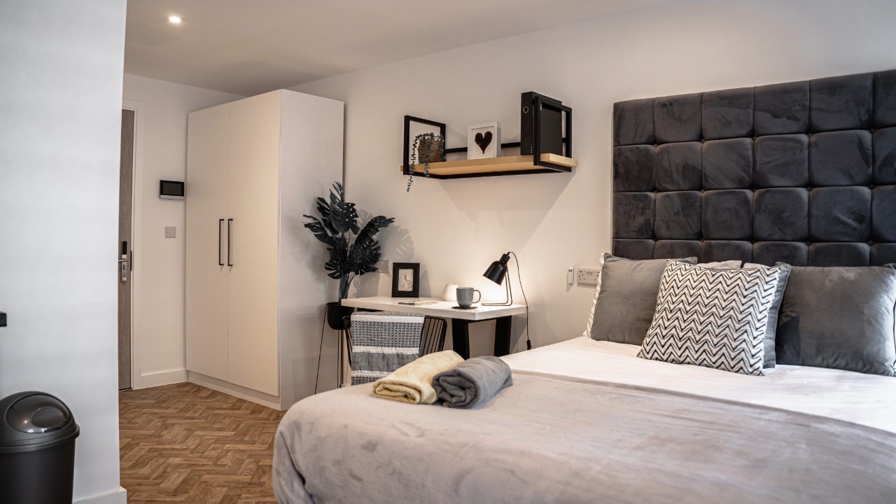 1 Bed Flat, Bridge St West, B19