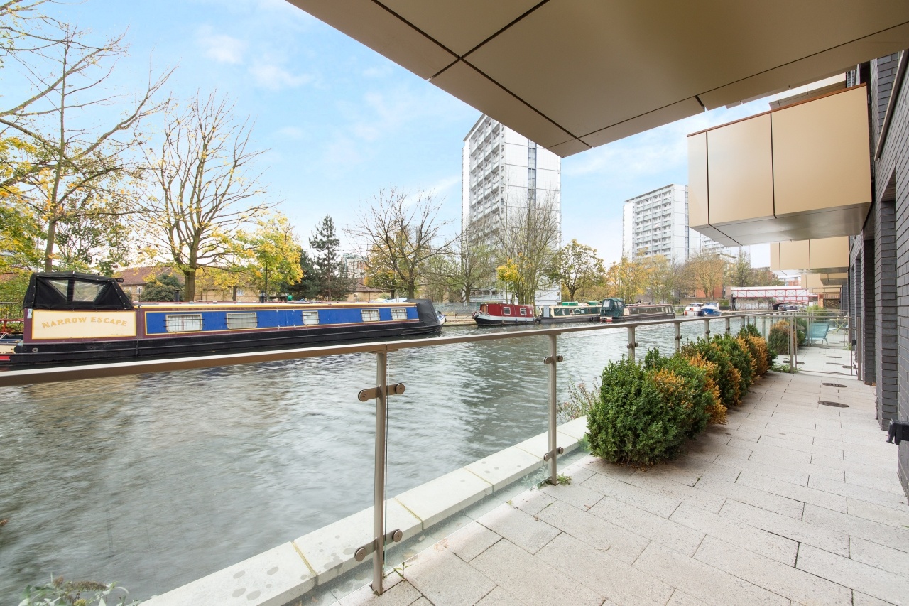 2 Bed Flat, Waterfront Apartments, W9