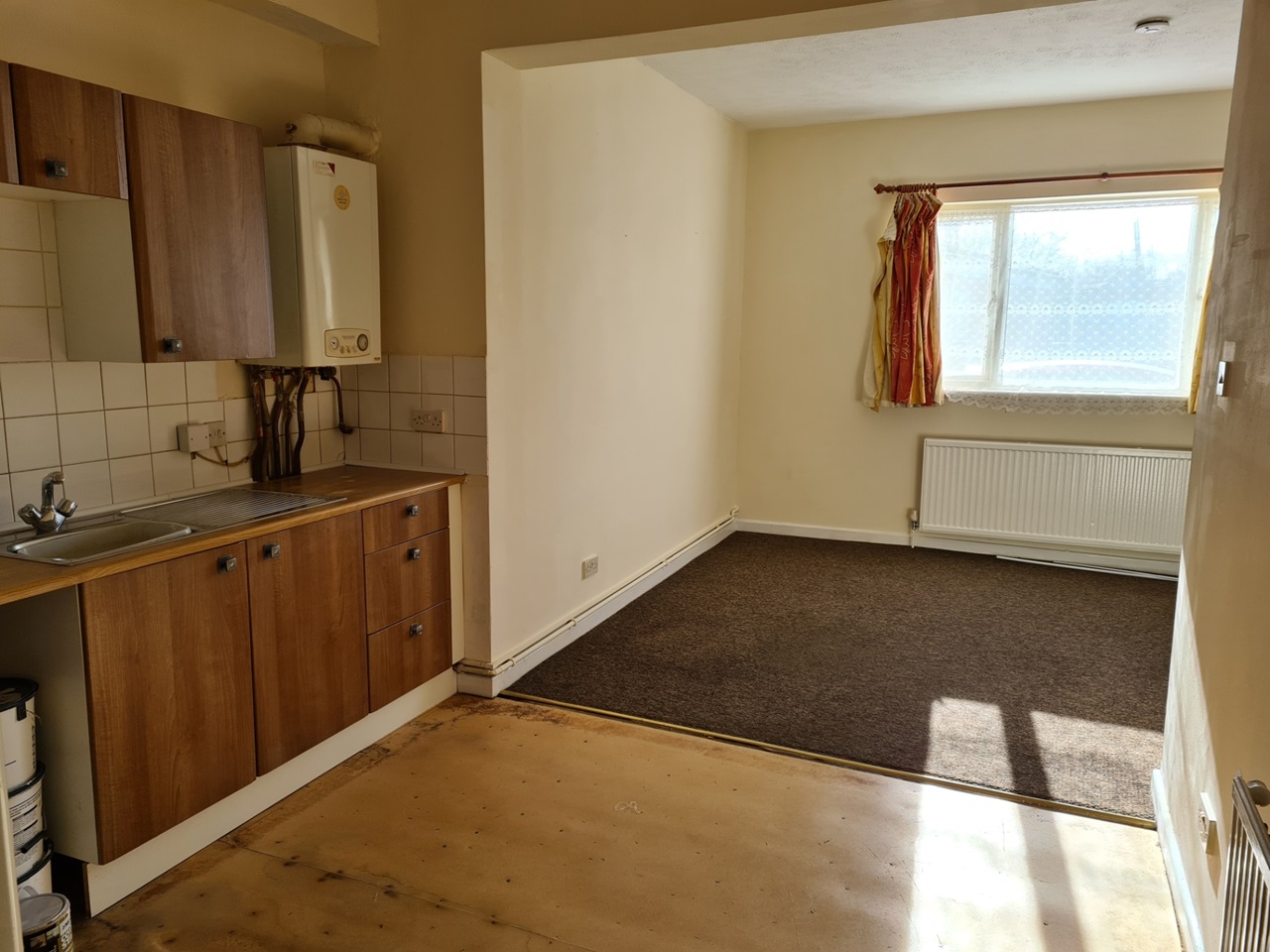 LeighOnSea 1 Bed Flat, Rayleigh Road, SS9 To Rent Now for £650.00 p/m