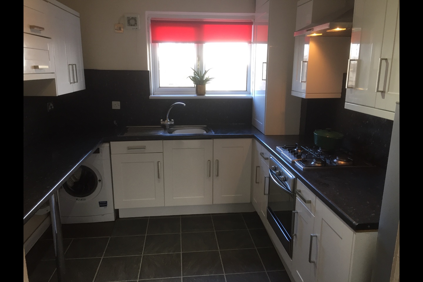 Glasgow 2 Bed Flat, Arnprior Rd, G45 To Rent Now for £775.00 p/m