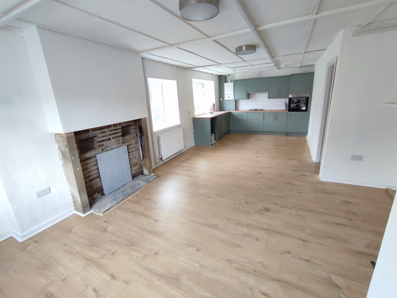 Pudsey 2 Bed Flat, Calverley, LS28 To Rent Now for £800.00 p/m