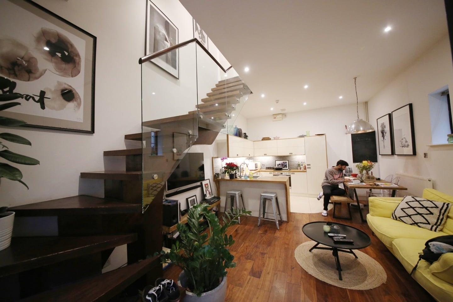 3 Bed Terraced House, Shore Road, E9