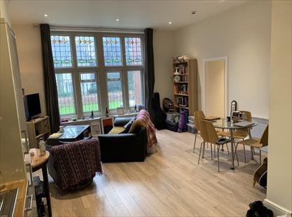 1 Bed Flat, North Hill Road, LS6